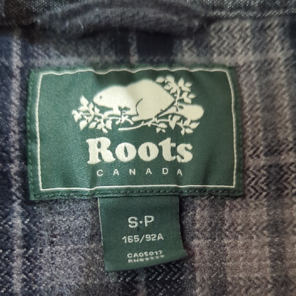 Roots Size S Men's Gray and Black Plaid Button-Up Shirt - Picture 11 of 15